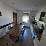 Affenhaus * Treben
