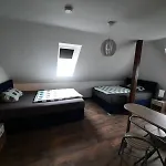 Affenhaus * Treben